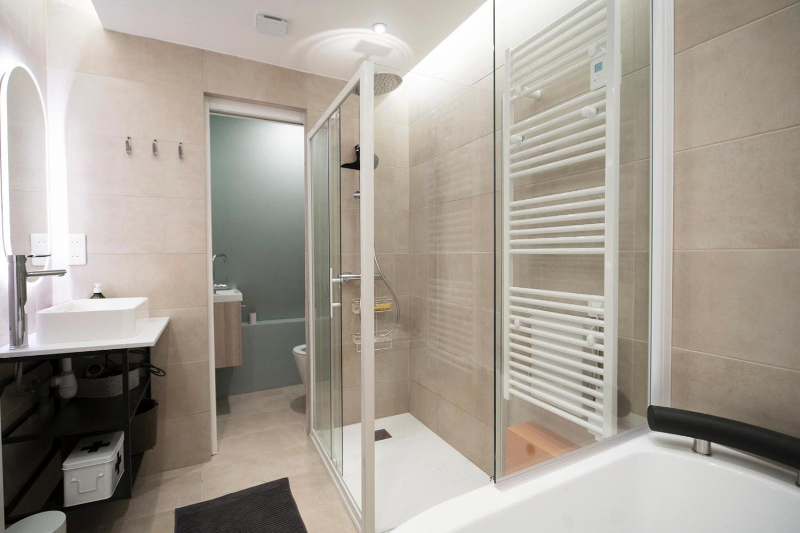 Apartment Bel Type Avec Balneo Et Jardin Greolieres